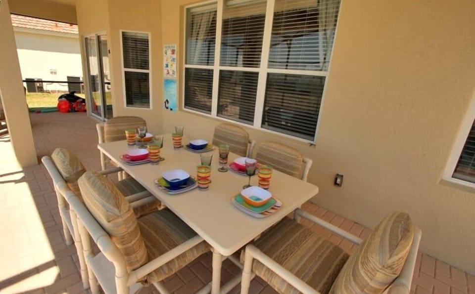 Alfresco Dinning