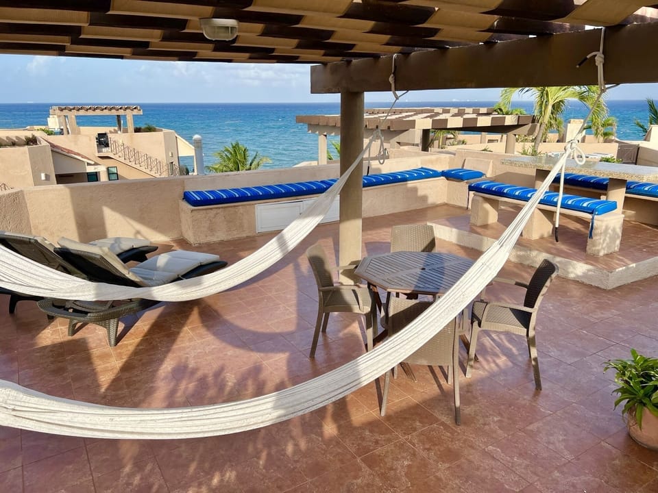 PRIVATE ROOFTOP TERRACE