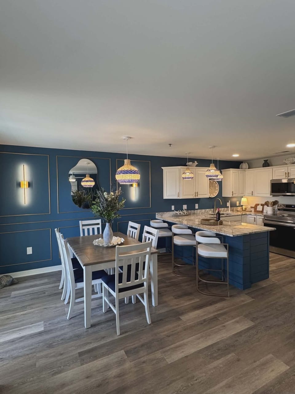 Dining Room & Kitchen