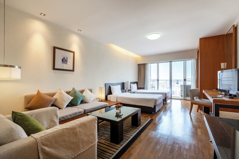 Studio Suite | In-room safe, desk, blackout drapes, WiFi (surcharge)