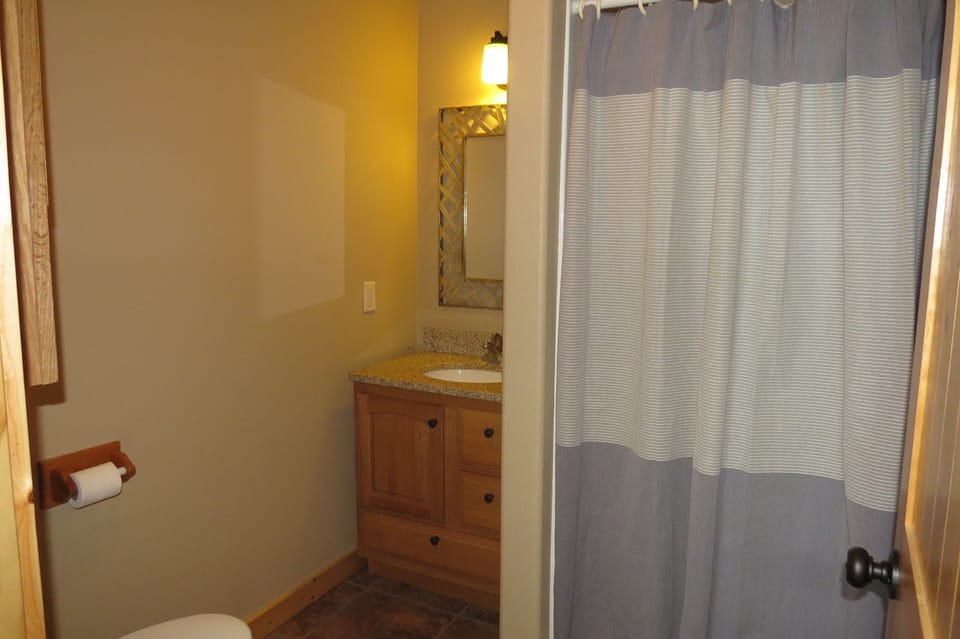 Upstairs Bathroom with Shower 