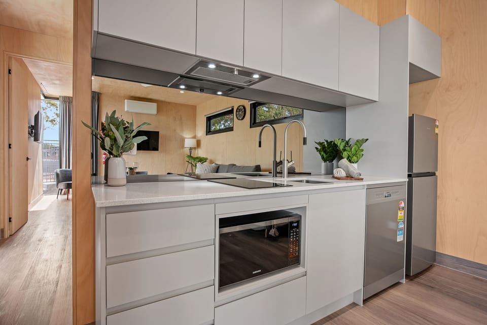 Deluxe Cabin, 1 Bedroom, Bay View | Private kitchen | Fridge, microwave, stovetop, coffee/tea maker