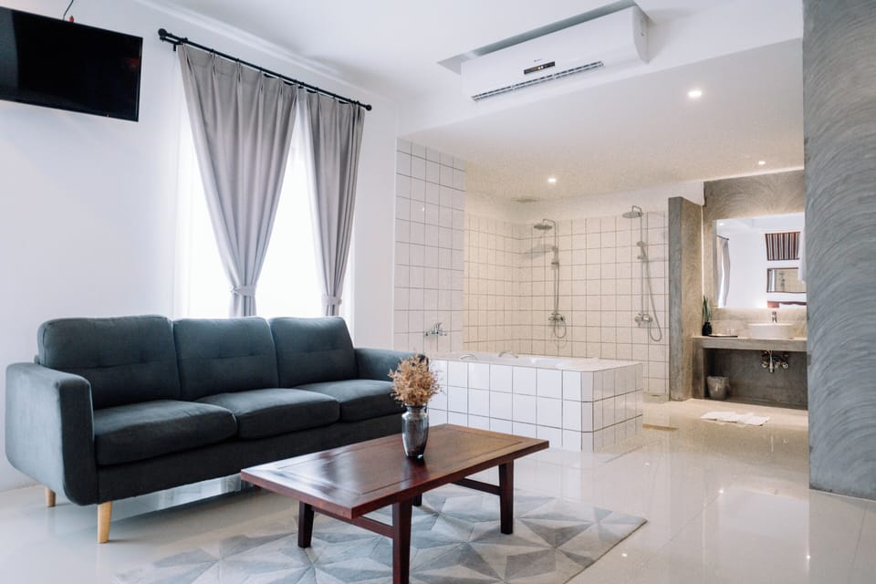 S 2 Supper King Bed | Room amenity