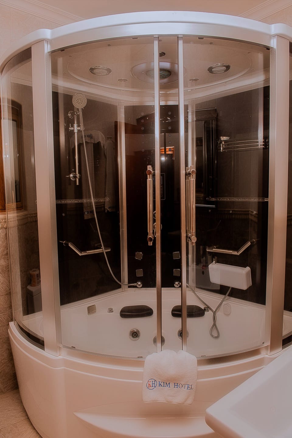 1 bedroom, in-room safe, desk, soundproofing