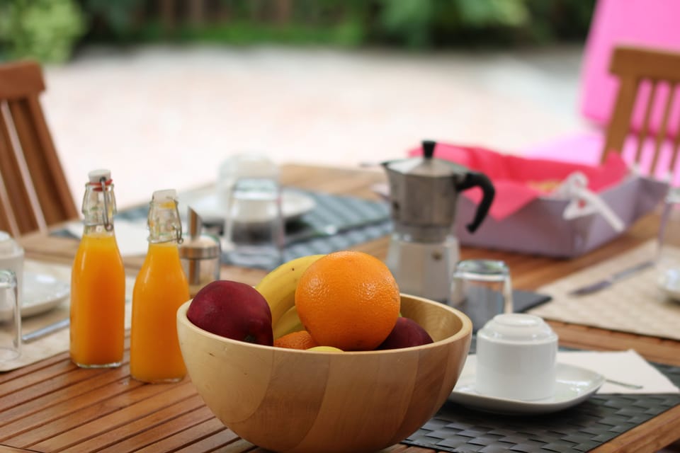 Daily cooked-to-order breakfast for a fee