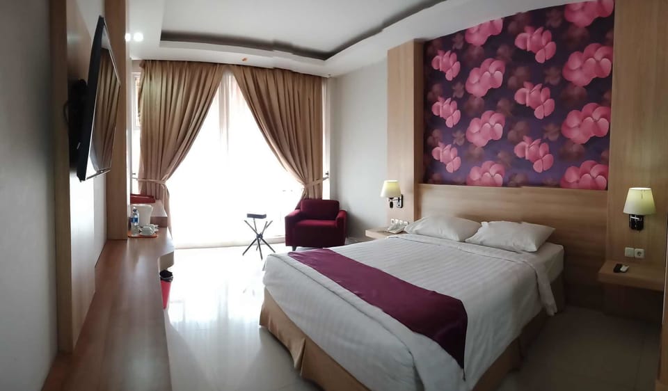 Deluxe Twin Room, Non Smoking | In-room safe, desk, WiFi (free)