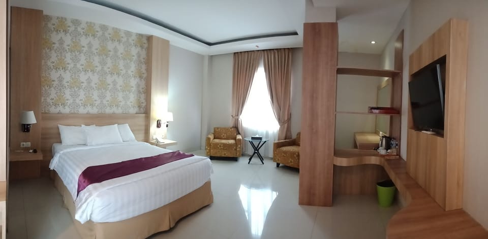 Deluxe Twin Room, Non Smoking | In-room safe, desk, WiFi (free)