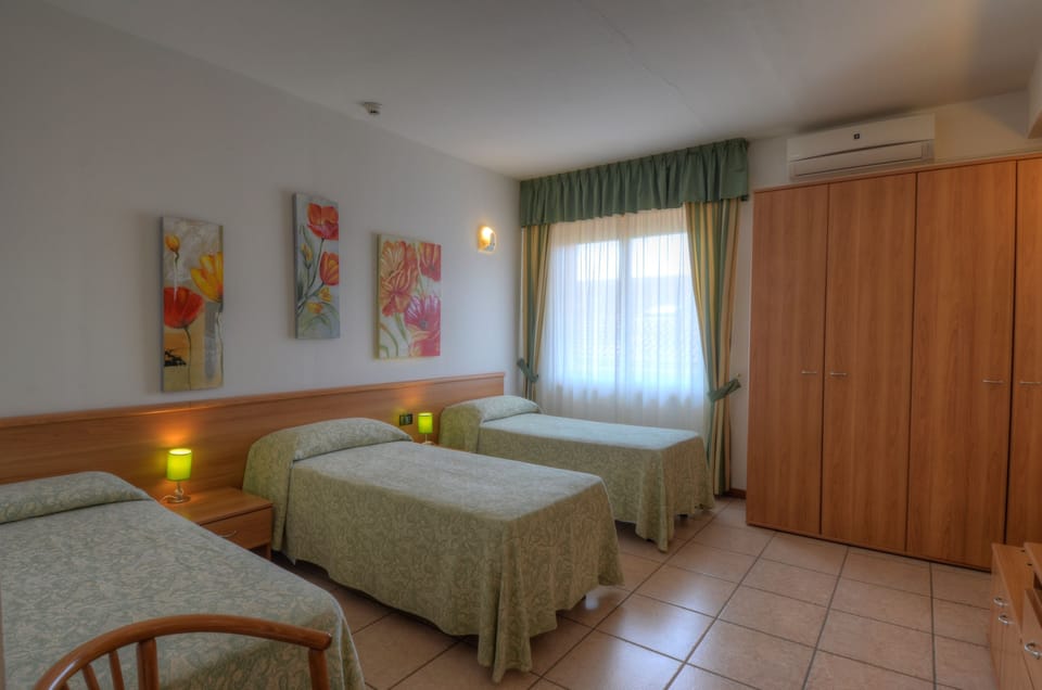 Free WiFi, bed sheets, wheelchair access