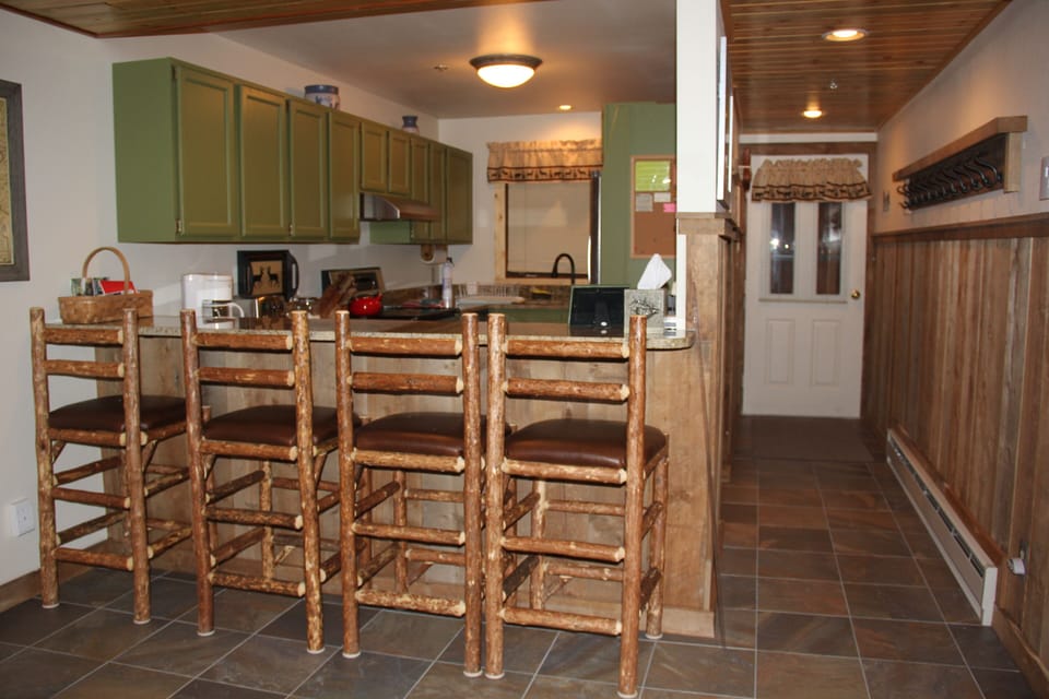 2017 Renovated  kitchen/entryway