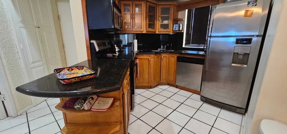 Fully equipped kitchen.