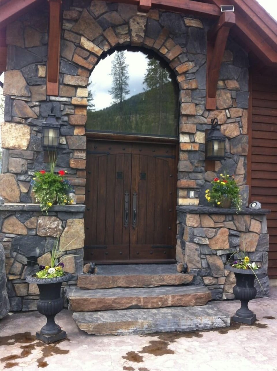 Welcome to the Chateau Elise, 'A breath of fresh air' 