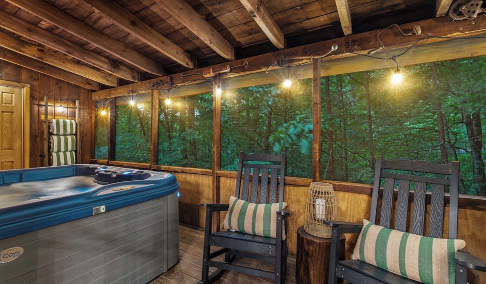 Indoor spa tub