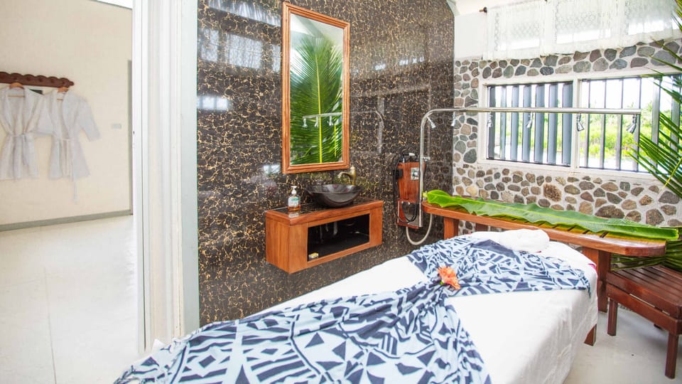 Deep-tissue massages, massages