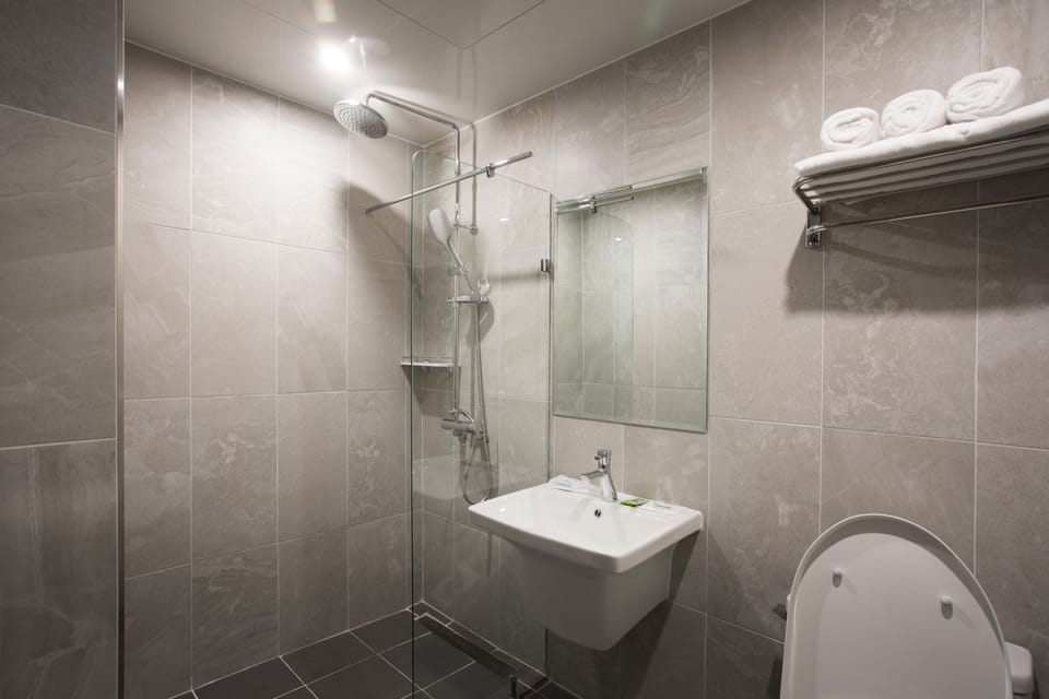 Free toiletries, hair dryer, bathrobes, towels
