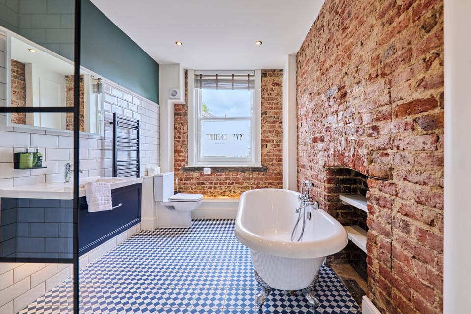 Double or Twin Room, Bathtub (Room 3) | Bathroom | Free toiletries, hair dryer, towels