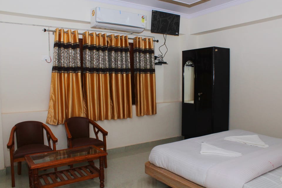 Deluxe Room, 1 Double Bed, Non Smoking | Free WiFi
