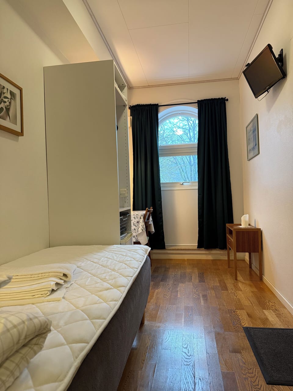 Single Room, Shared Bathroom | Desk, free WiFi, bed sheets
