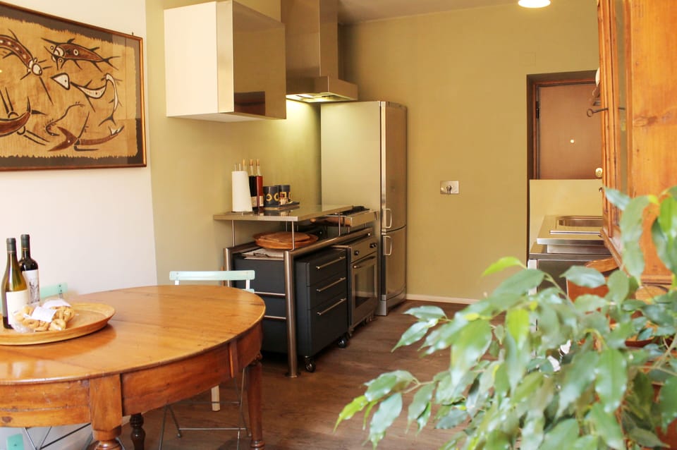 Apartment, 2 Bedrooms | Dining room
