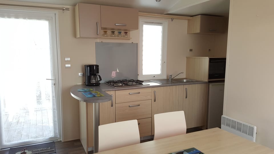Mobile Home, 2 Bedrooms, Non Smoking | Private kitchen | Fridge, microwave, stovetop, coffee/tea maker