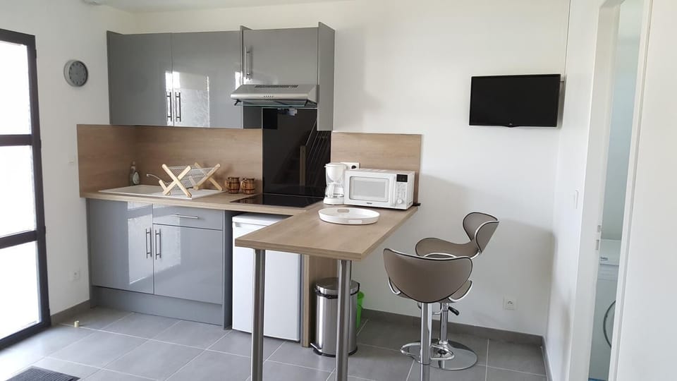 2 bedrooms, iron/ironing board