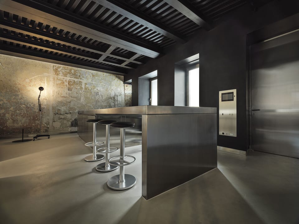 Penthouse | Private kitchen | Fridge, stovetop, dishwasher, coffee/tea maker