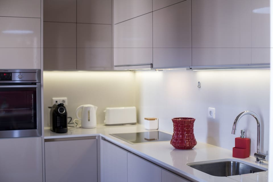 Studio, Balcony | Private kitchenette | Fridge, microwave, oven, stovetop