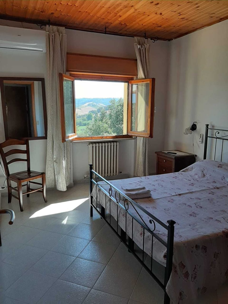 Twin Room | Free WiFi