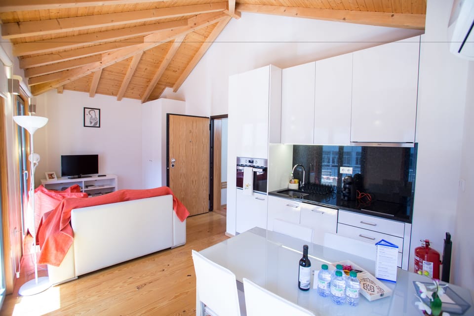 Apartment, 2 Bedrooms, Balcony, City View (6) | Private kitchen | Fridge, microwave, oven, stovetop