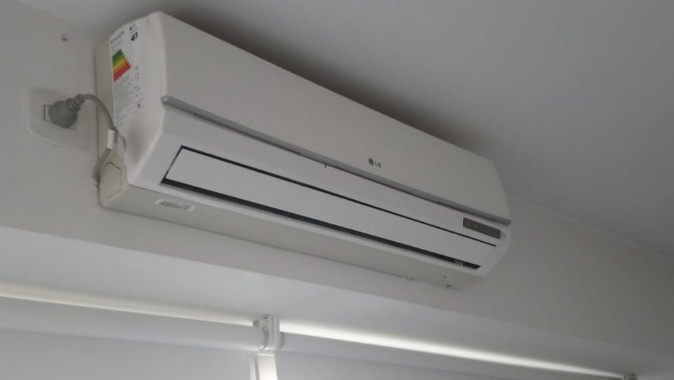 Air conditioner cold/hot