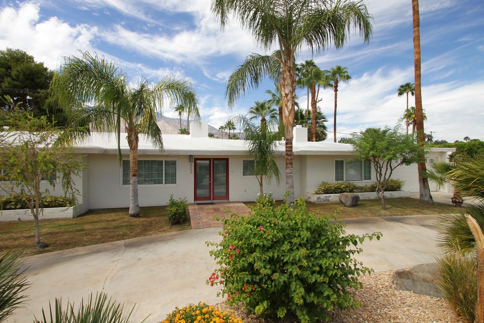 Luxury Mid-Century Alexander Home