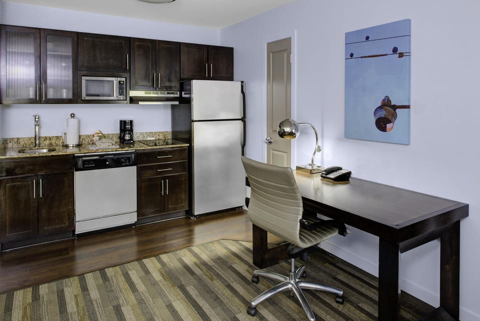 Coffee/tea maker, microwave