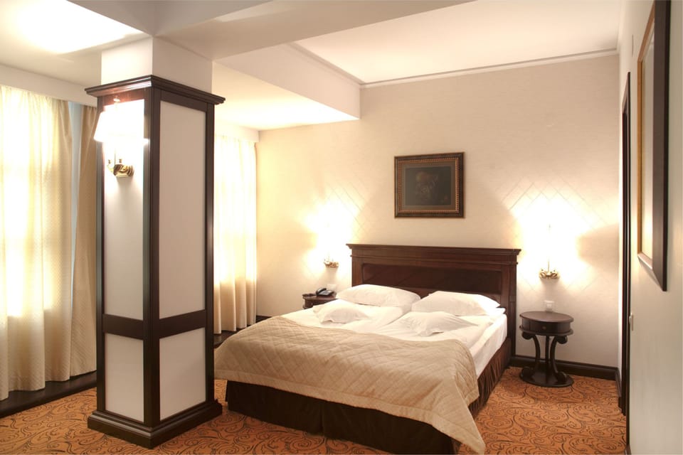 1 bedroom, memory foam beds, minibar, in-room safe
