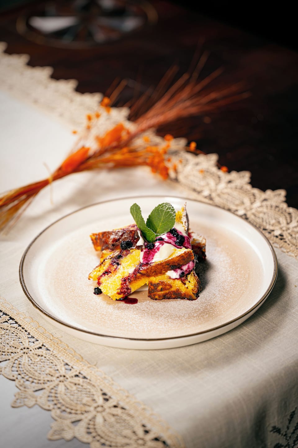 3 restaurants; breakfast, lunch, dinner, and brunch served