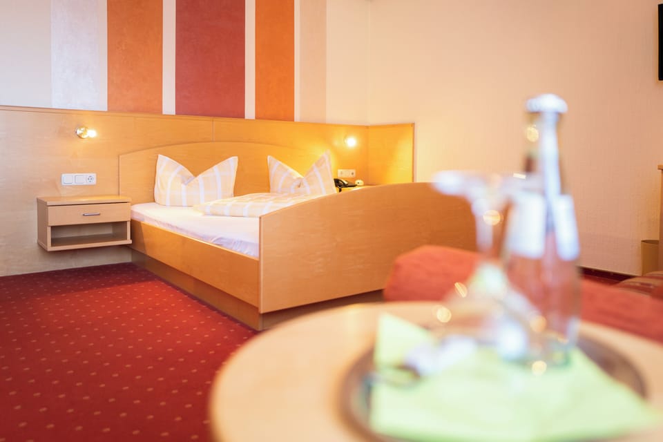 Comfort Room | In-room safe, desk, blackout drapes, iron/ironing board (on request)