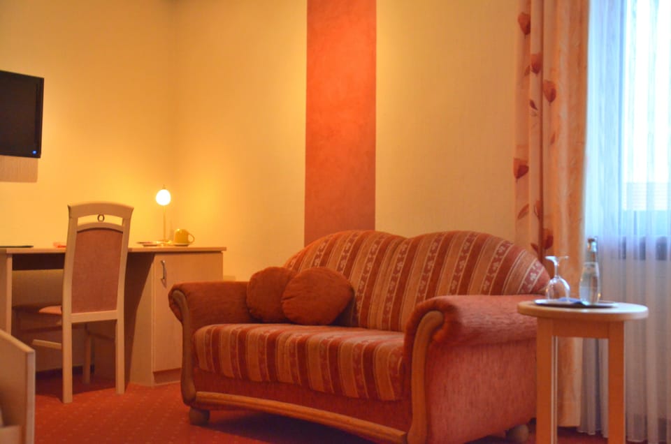 In-room safe, desk, blackout drapes, iron/ironing board (on request)