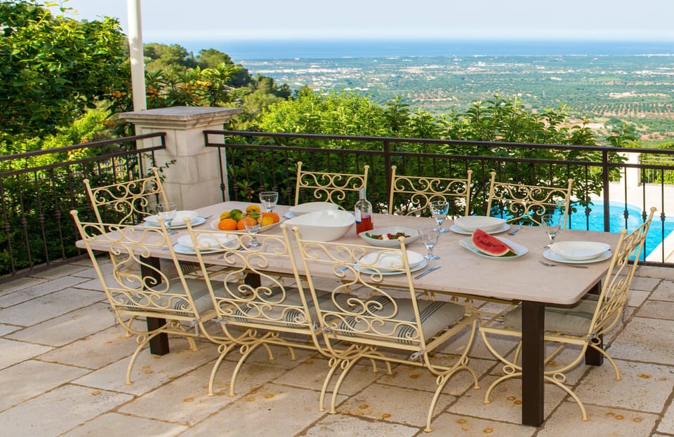 Outside dining terace - seats 8 - overlookin pool and sea views