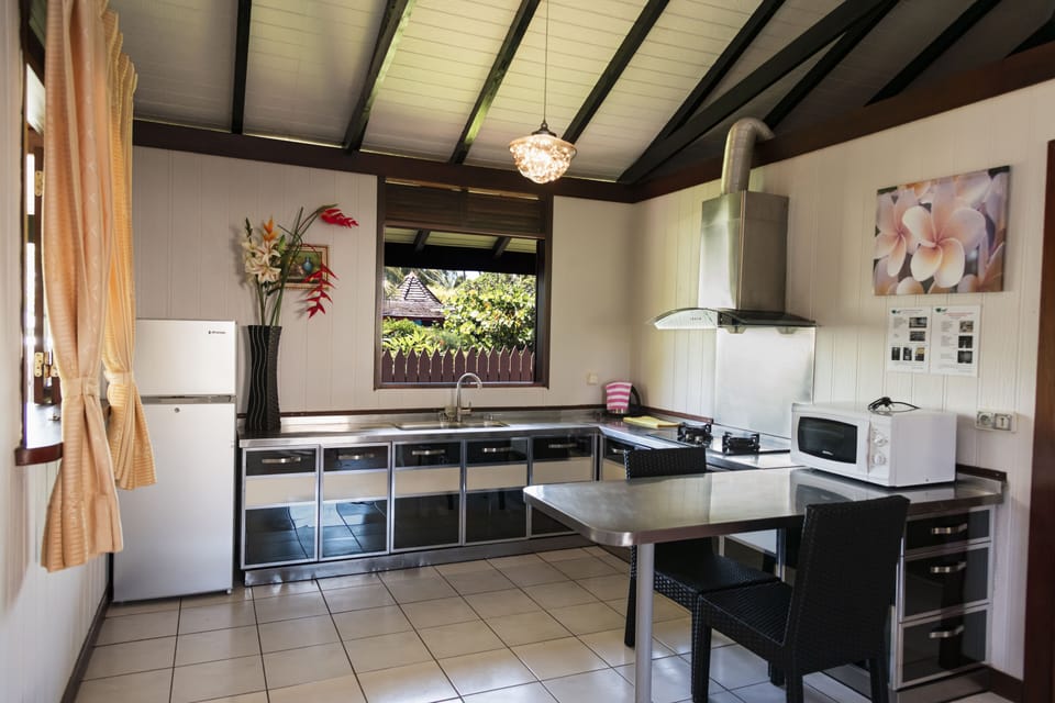 Standard Bungalow, 2 Bedrooms, Garden View | Private kitchen | Coffee/tea maker, fridge, microwave, stovetop