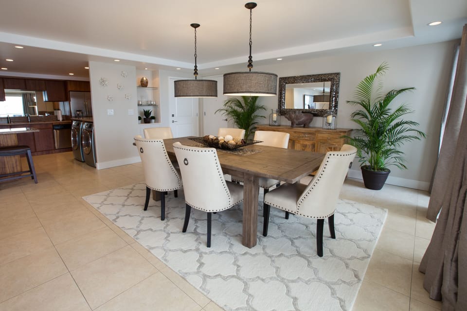 Spacious dining room and kitchen