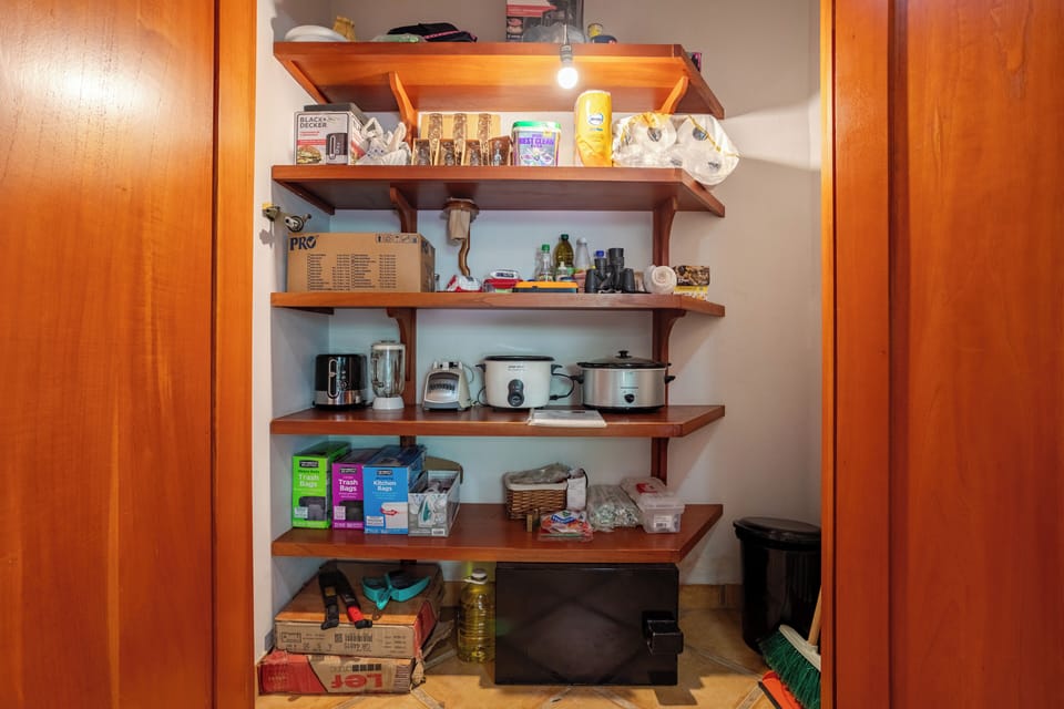 Fully stocked kitchen with ac