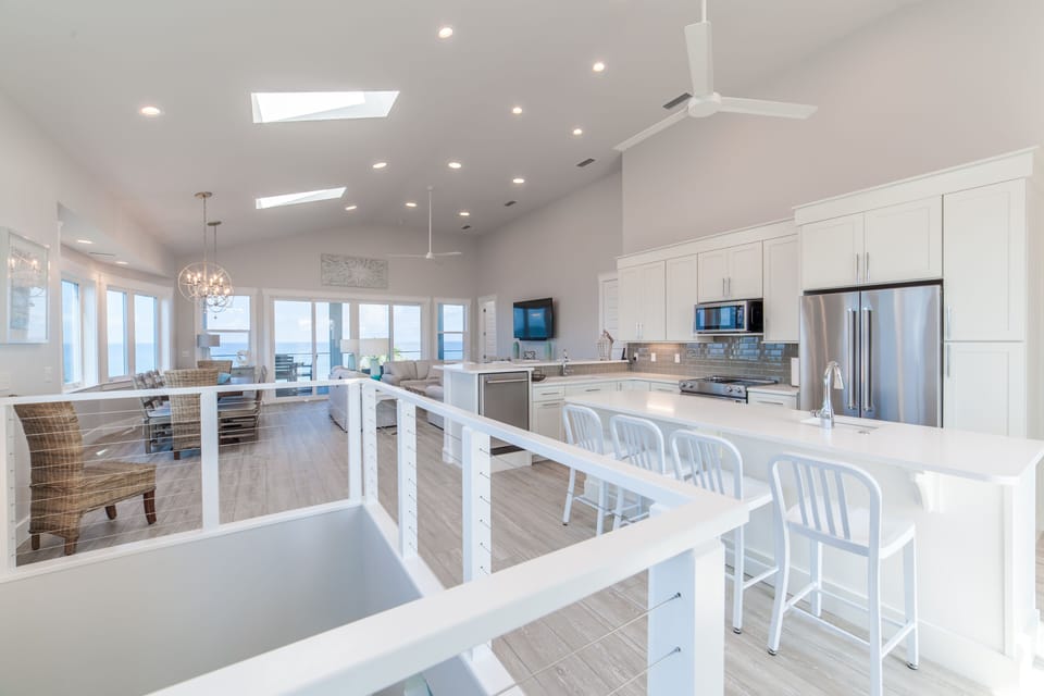 Living space with dining with amazing views! 