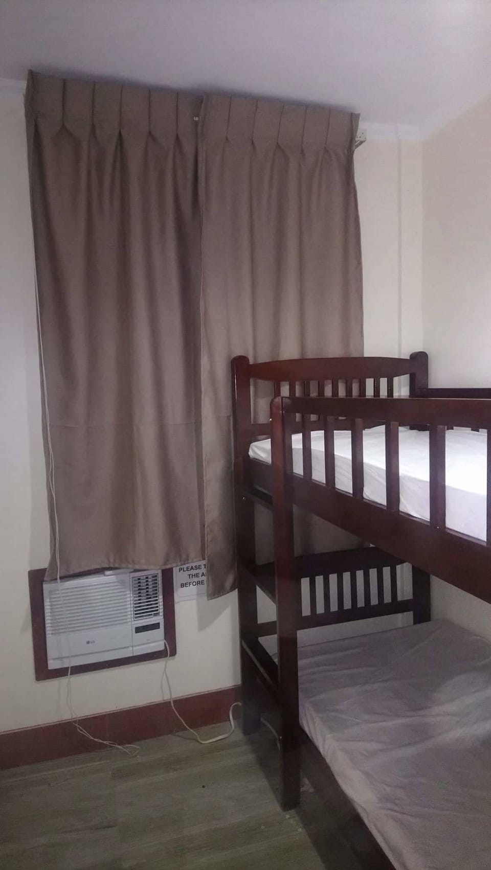 Entire Family Bungalow 3 bedrooms | 3 bedrooms, memory foam beds, desk, blackout drapes
