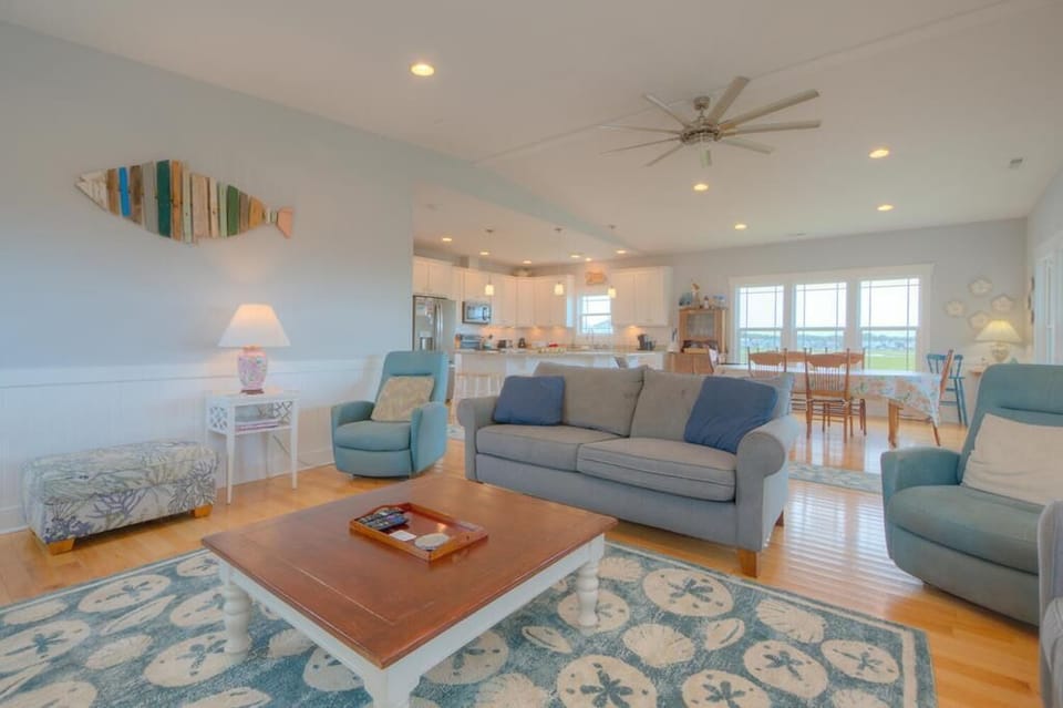 Living Room 
GW 8-28-25