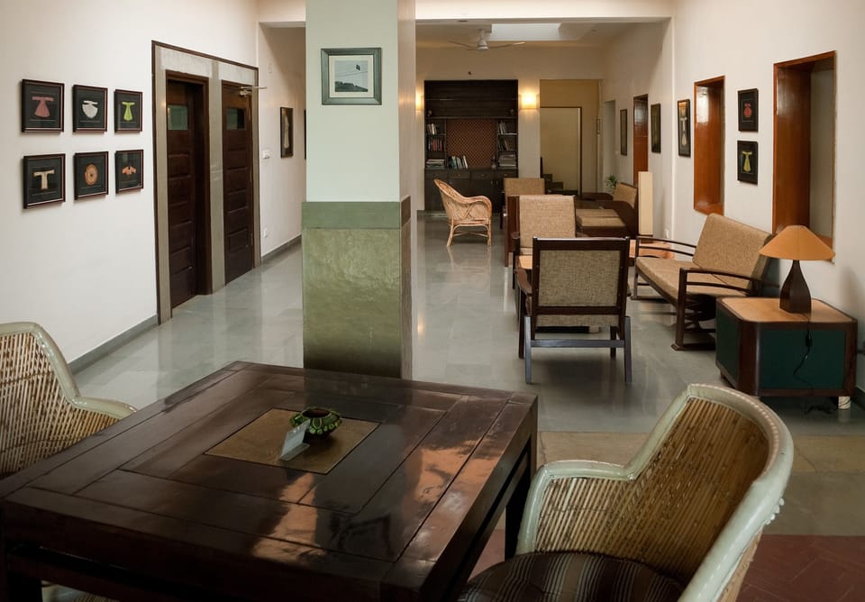 Lobby lounge
