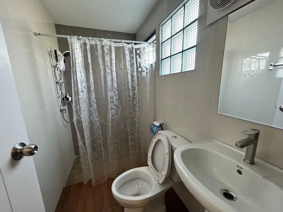 Deluxe Double Room with Sofa Bed | Bathroom | Shower, rainfall showerhead, designer toiletries, hair dryer