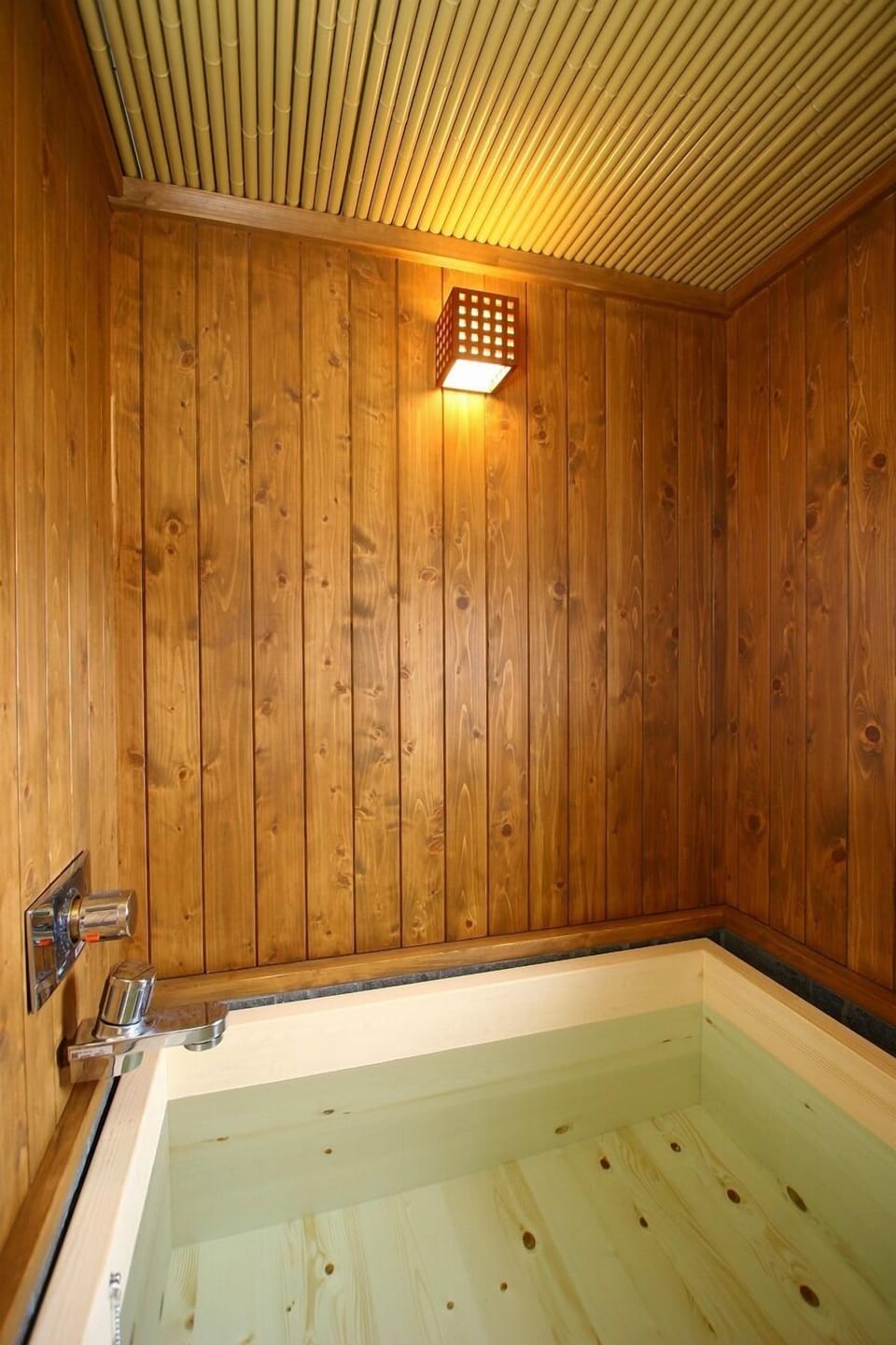 Japanese Style Twin Room 601 with Living Room, Smoking | Bathroom | Free toiletries, hair dryer, slippers, towels