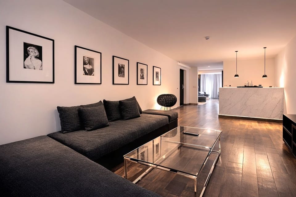 Executive Suite | Premium bedding, down comforters, minibar, in-room safe