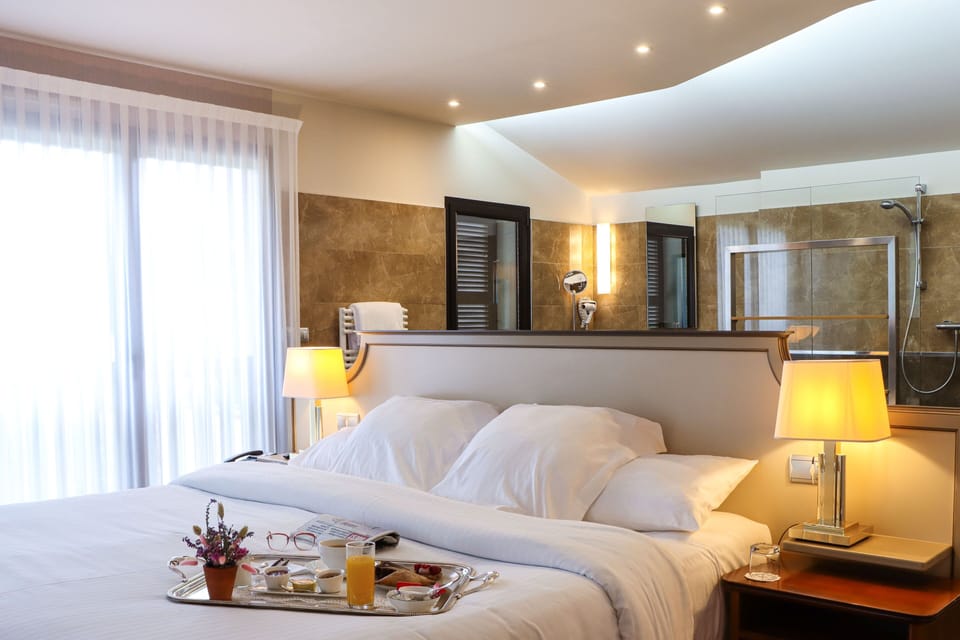 Presidential Suite, Non Smoking, Park View | Premium bedding, minibar, in-room safe, desk