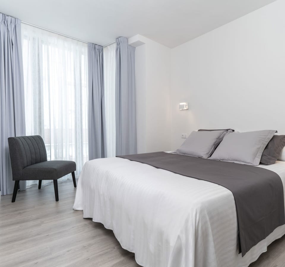 Egyptian cotton sheets, premium bedding, down comforters