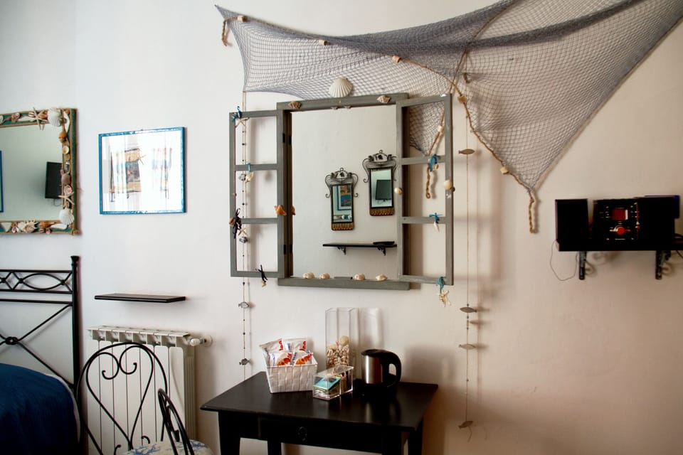 Double Room | Down comforters, in-room safe, desk, free WiFi