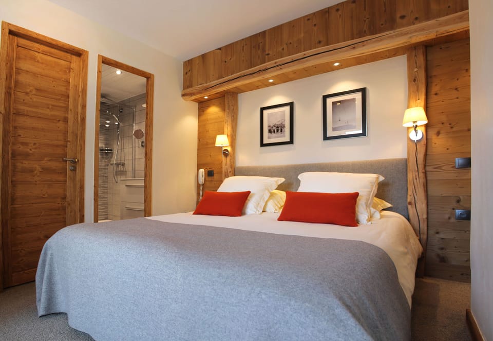 Premium Room, Multiple Beds, Non Smoking | Premium bedding, in-room safe, desk, soundproofing